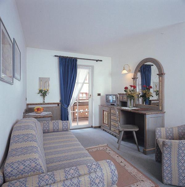 Hotel Garni Soreie Pozza di Fassa Δωμάτιο φωτογραφία