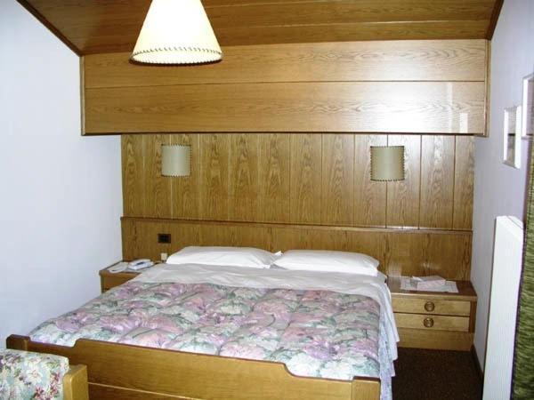 Hotel Garni Soreie Pozza di Fassa Δωμάτιο φωτογραφία