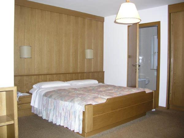 Hotel Garni Soreie Pozza di Fassa Δωμάτιο φωτογραφία