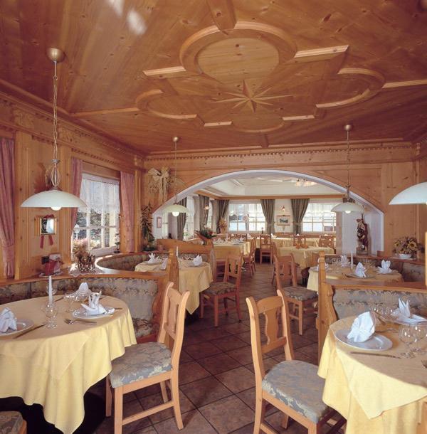 Hotel Garni Soreie Pozza di Fassa Εξωτερικό φωτογραφία