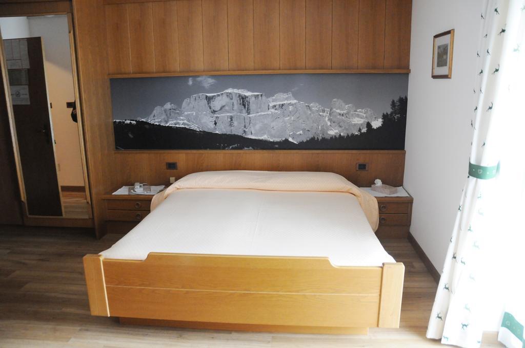 Hotel Garni Soreie Pozza di Fassa Εξωτερικό φωτογραφία